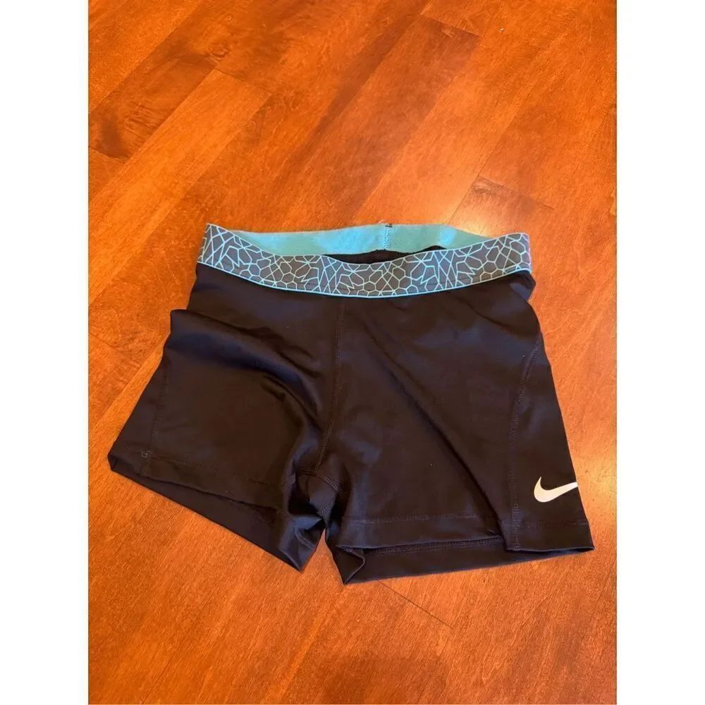 Woman’s Nike dri fit pro workout pants size medium